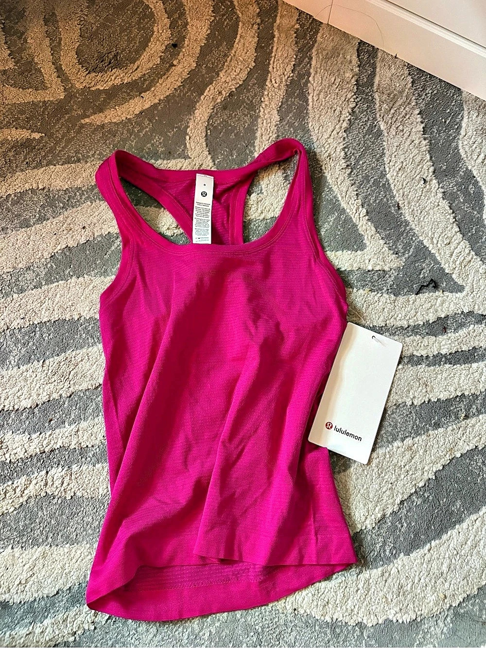 NWT Lululemon Swiftly Tech Scoopneck Tank 2.0 *Race Pink Size 0